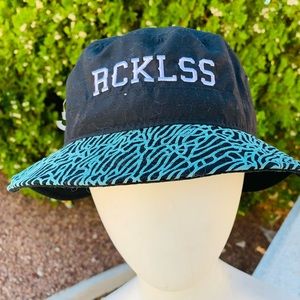 Young & reckless hat black color one size